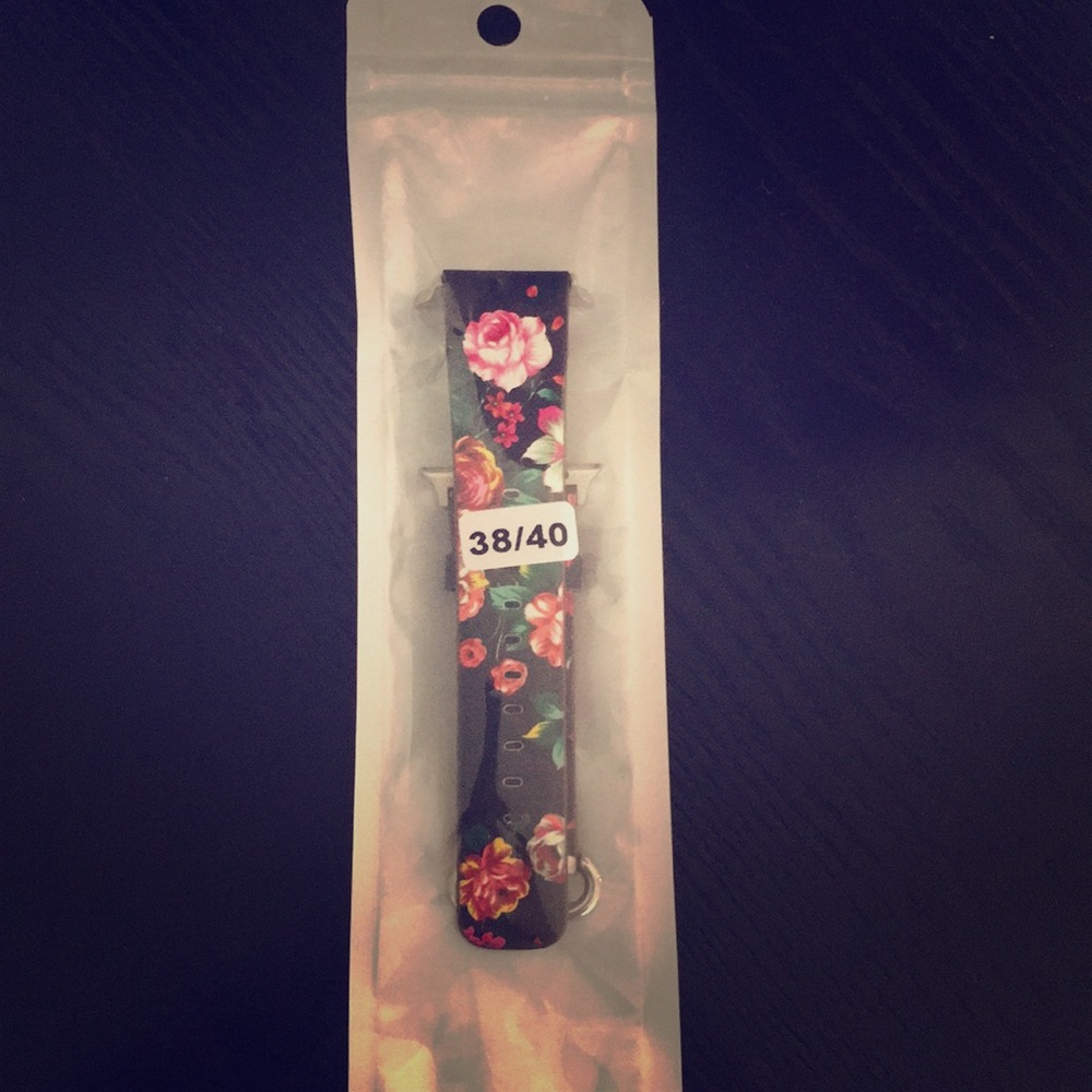38/40 Apple Watch band NWT